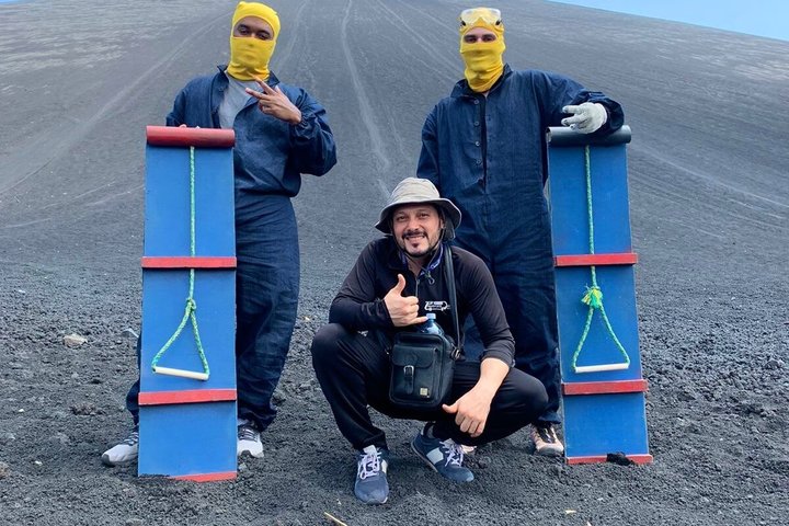 Cerro Negro Volcano and Leon City VIP experience