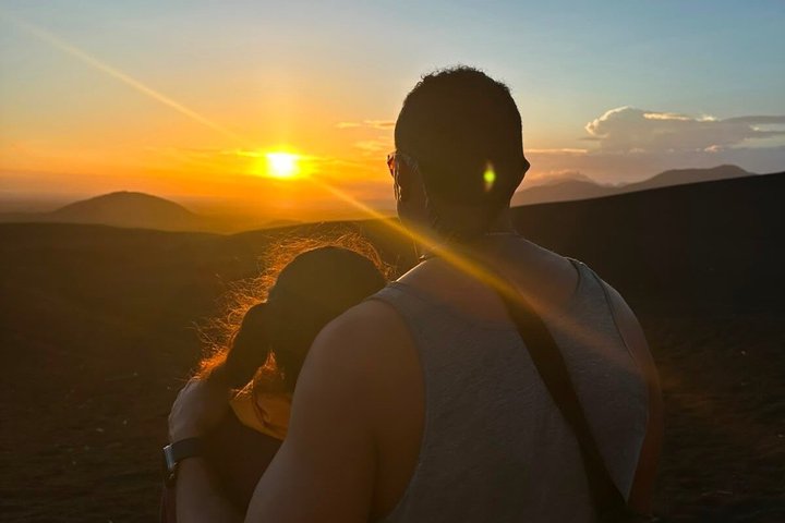 Cerro Negro Volcano and Leon City VIP experience