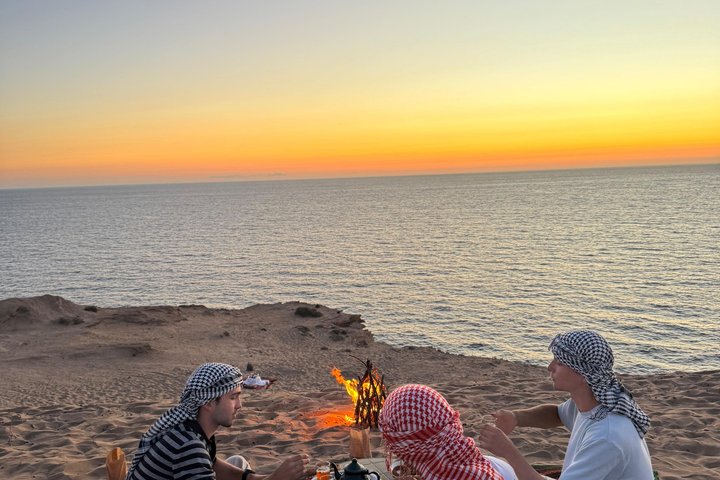 Agadir/Taghazout: Sunset Sandboarding Quad Bike & Marokkansk Middag