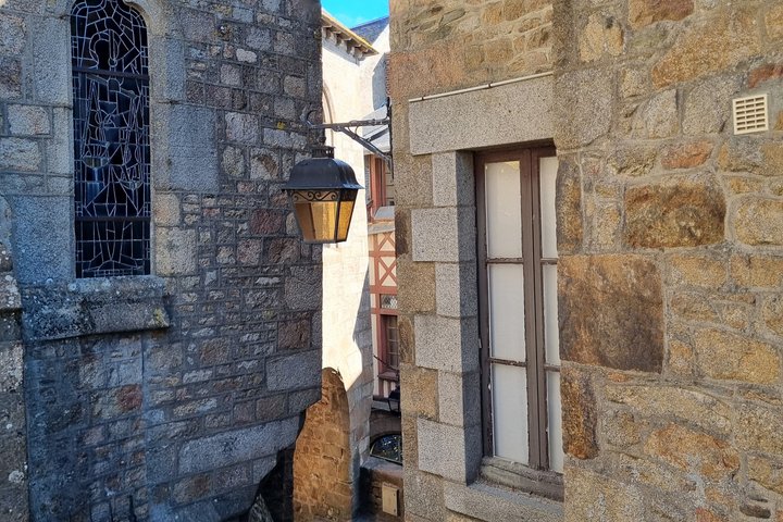 Een begeleide wandeltocht van 2 uur door het dorp Mont Saint Michel.