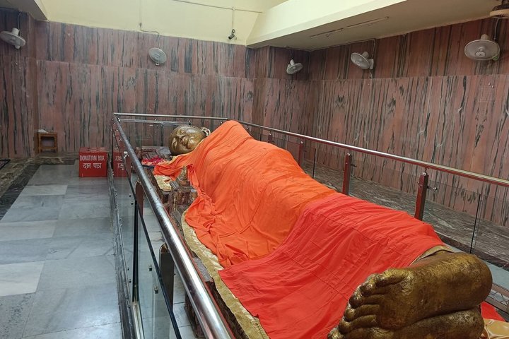 Tour privado guiado por Kushinagar con el Templo de Mahaparinirvana