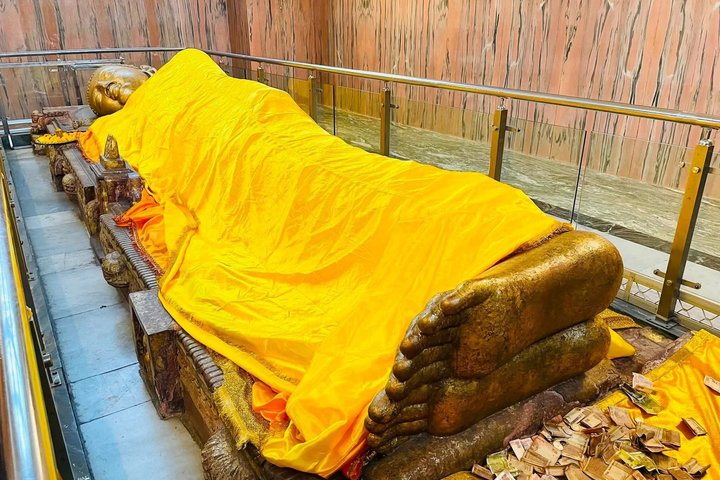 Tour privado guiado por Kushinagar con el Templo de Mahaparinirvana