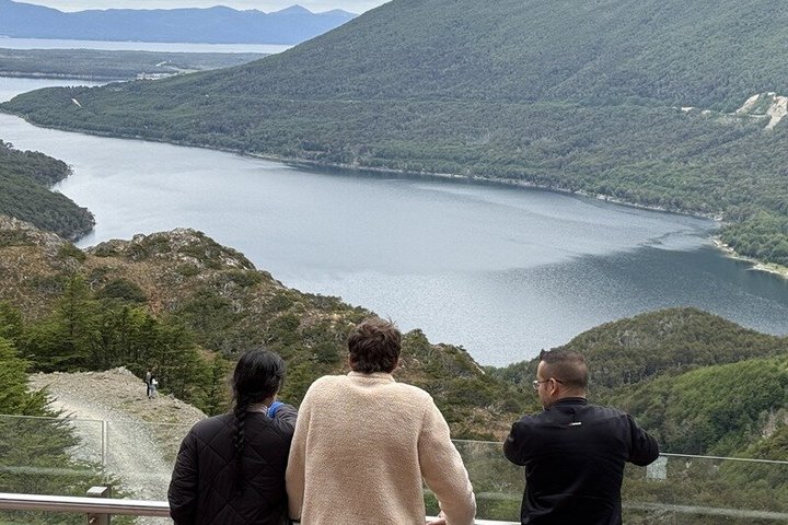 Lacs 4WD Off Road avec déjeuner au lac Fagnano depuis Ushuaia