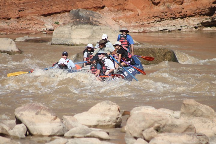 Moab Rivertrippers Escursione di rafting di mezza giornata sul fiume Colorado ~ DIVERTIMENTO!