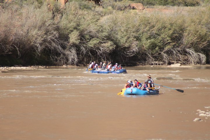 Moab Rivertrippers Escursione di rafting di mezza giornata sul fiume Colorado ~ DIVERTIMENTO!