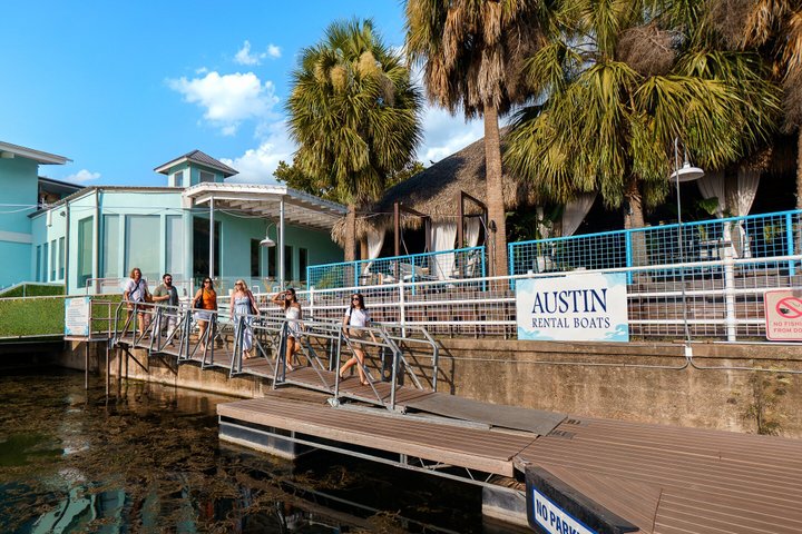 Hotell i nærheten av Lake Austin Sunset Boat Cruise