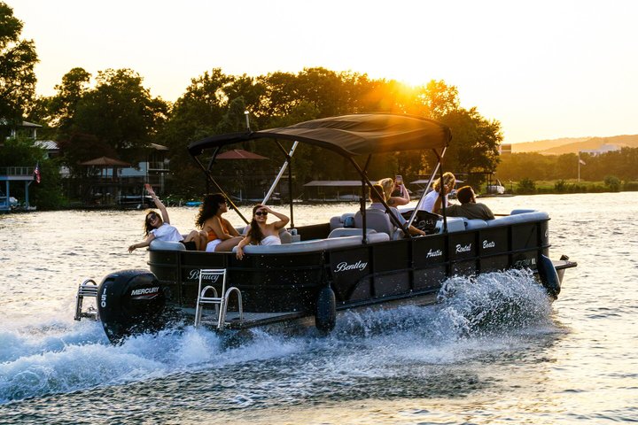 Hotell i nærheten av Lake Austin Sunset Boat Cruise