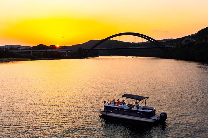 Hotell i nærheten av Lake Austin Sunset Boat Cruise