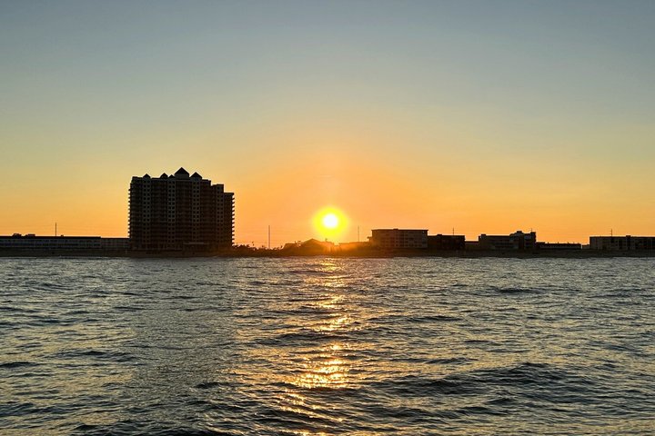 1 Uur Zonsondergang en OC Havencruise in Ocean City MD