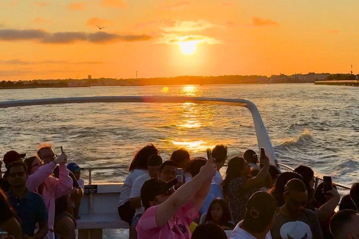 1 Uur Zonsondergang en OC Havencruise in Ocean City MD