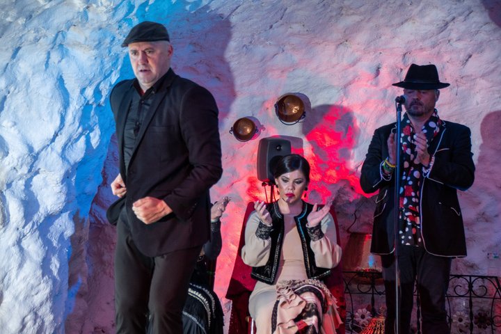 Spettacolo di flamenco in un ristorante grotta a Granada