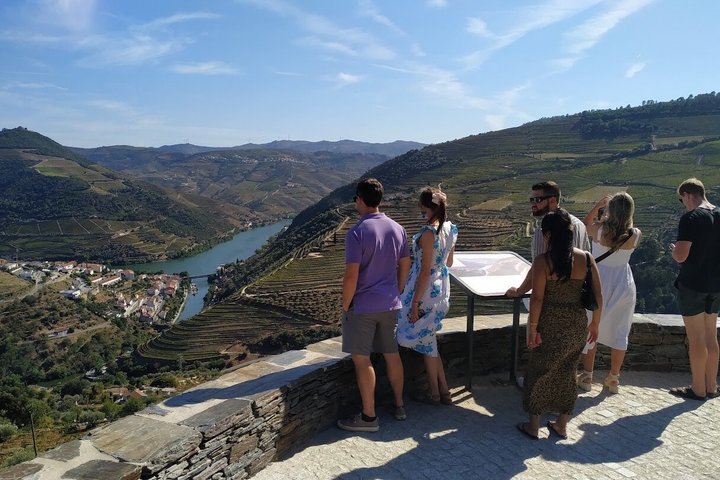 Régua : Prime Douro Valley Tour : 9 viner, Trad. Lunsj & privat. Båt