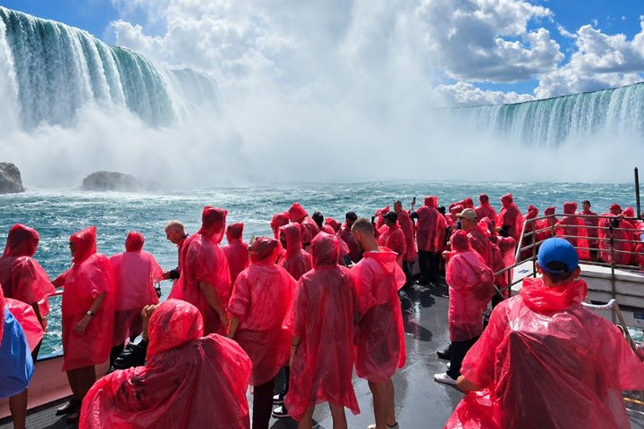 Niagara Falls Canada Day Tour fra Toronto + båttur alternativ