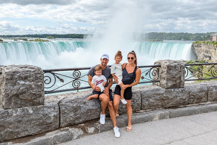 Niagara Falls Canada Day Tour fra Toronto + båttur alternativ