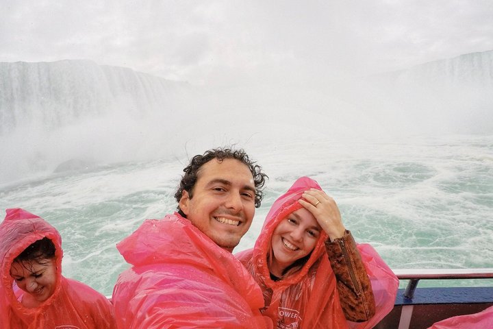 Niagara Falls Canada Day Tour fra Toronto + båttur alternativ