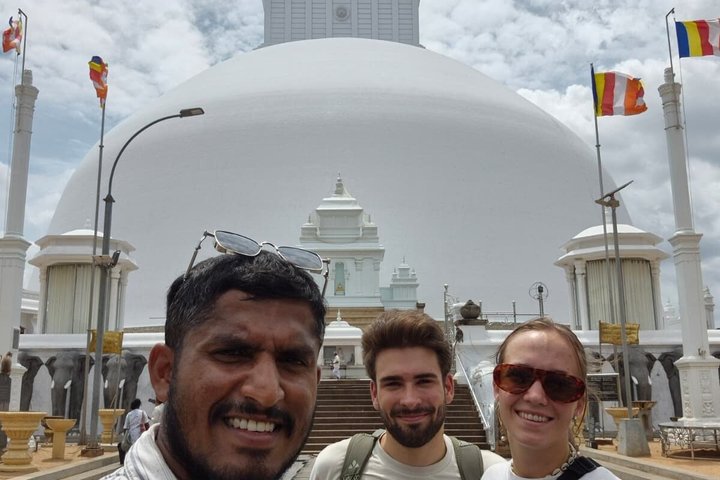 Tour Privado de Patrimônio de Anuradhapura - Tudo Incluído