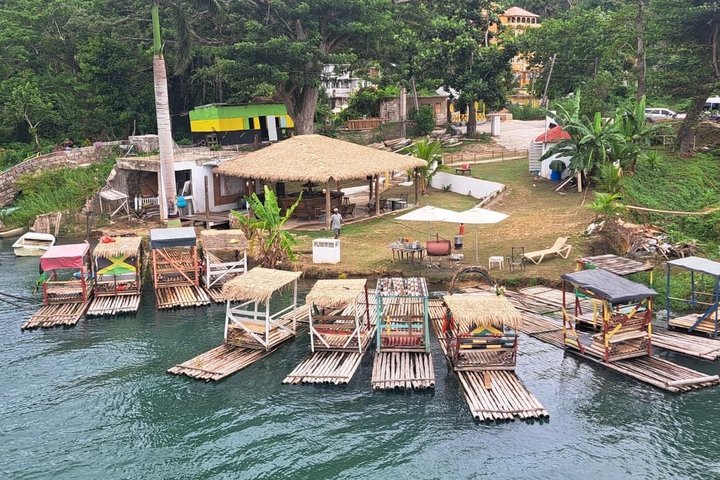 Montego Bay: Bambusrafting & Massage
