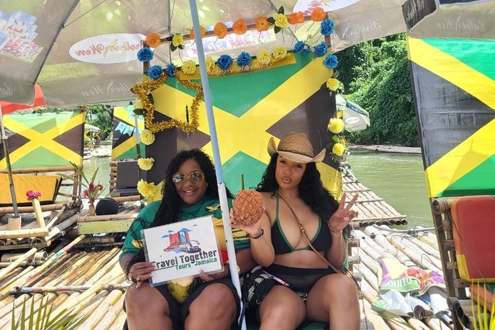 Montego Bay: Bambusrafting & Massage
