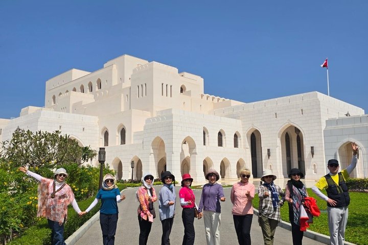Tour privato di mezza giornata della città di Muscat - I migliori luoghi di interesse in sole 4 ore